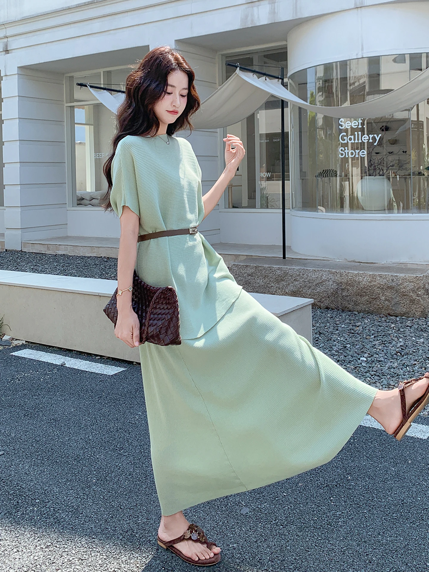 軽い正装レディースのベストな選び方は？5選で通勤と日常を軽く、快適に