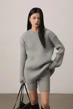 高級感あるゆったりニットトップスとショートパンツ【秋用・カジュアル・フィット感抜群】（セットアップ対応）