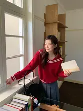 ヴィンテージVネックセーター【ネイビーカラー・春用・女性用・デザイン性抜群】