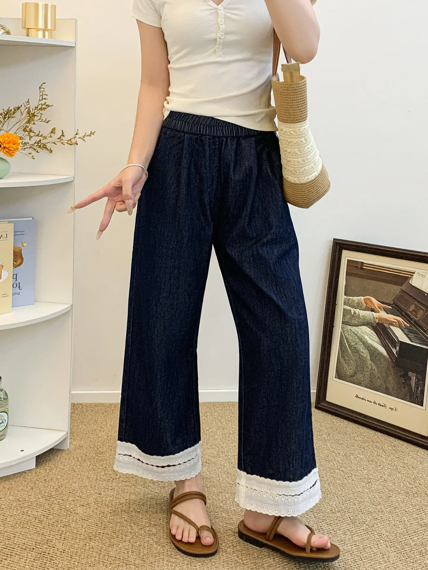 レーストリム ワイドレッグデニムパンツ：女性向けの夏用薄手直筒スタイルとは