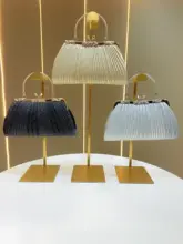 華やかさを添える！ビジュー付きクラッチバッグ【パーティーやフォーマルなシーンに最適】