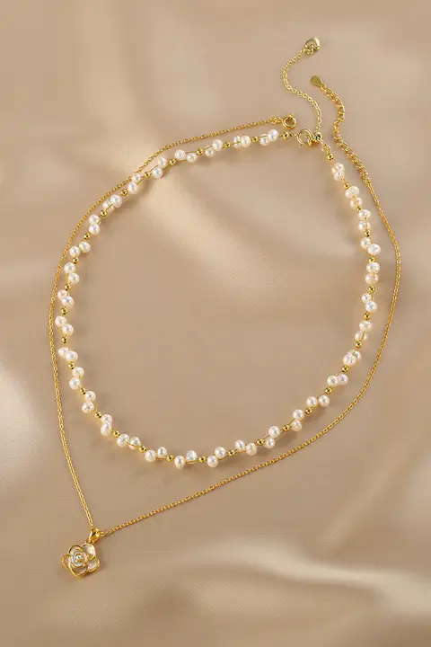 二重編み込みパールネックレス【山茶花ペンダント付き・ロングデザイン・女性用】