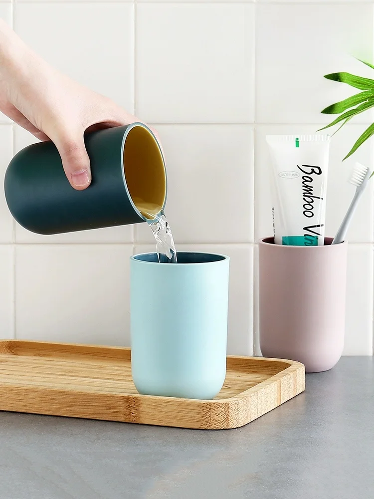 揃えるミニマリスト部屋づくりアイテム | 歯ブラシホルダーの選び方とシンプルなデザインの実践ガイド