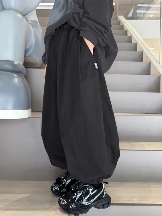 男の子用 春秋向けパンツ【ゆったりしたデザイン・スポーティなランタンパンツ・子供用】