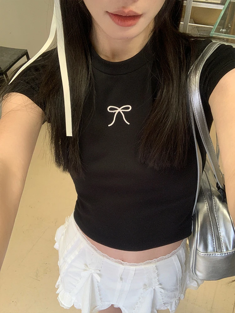 大人可愛い服 40代コーデの秘密：蝶結びTシャツで心を軽くする完全ガイド