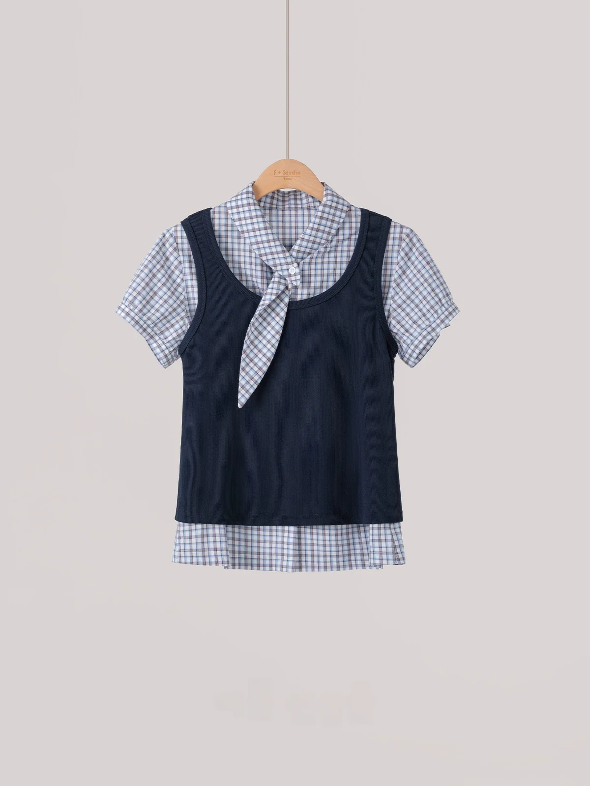韓国風アカデミックスタイルのカラーコンビネーショントップス：明るい色の服としての夏季適用性と実用性