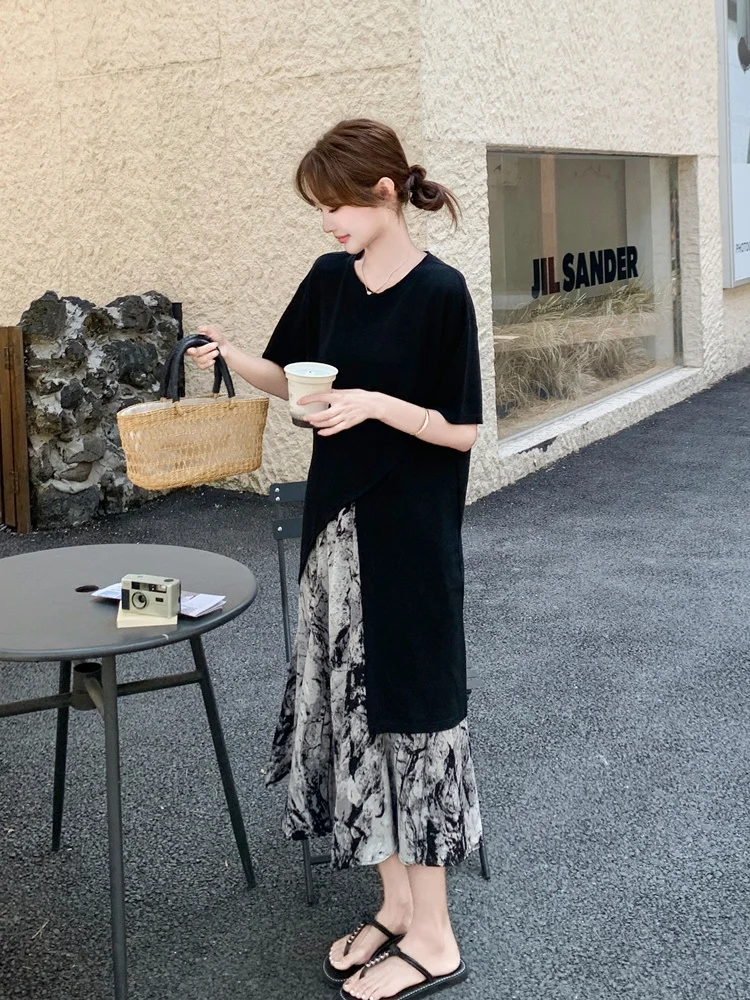 ティーシャツワンピのコーデはどのようにすれば自然でオシャレに？5選で日常からパーティまで自在に