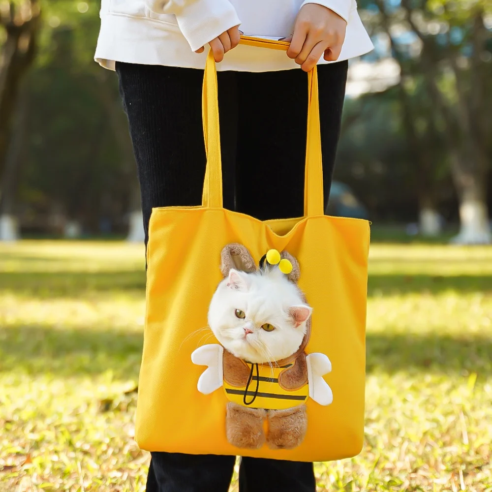 ペット用外出バッグ：小型犬・猫向けショルダーバッグの実用性と選定基準