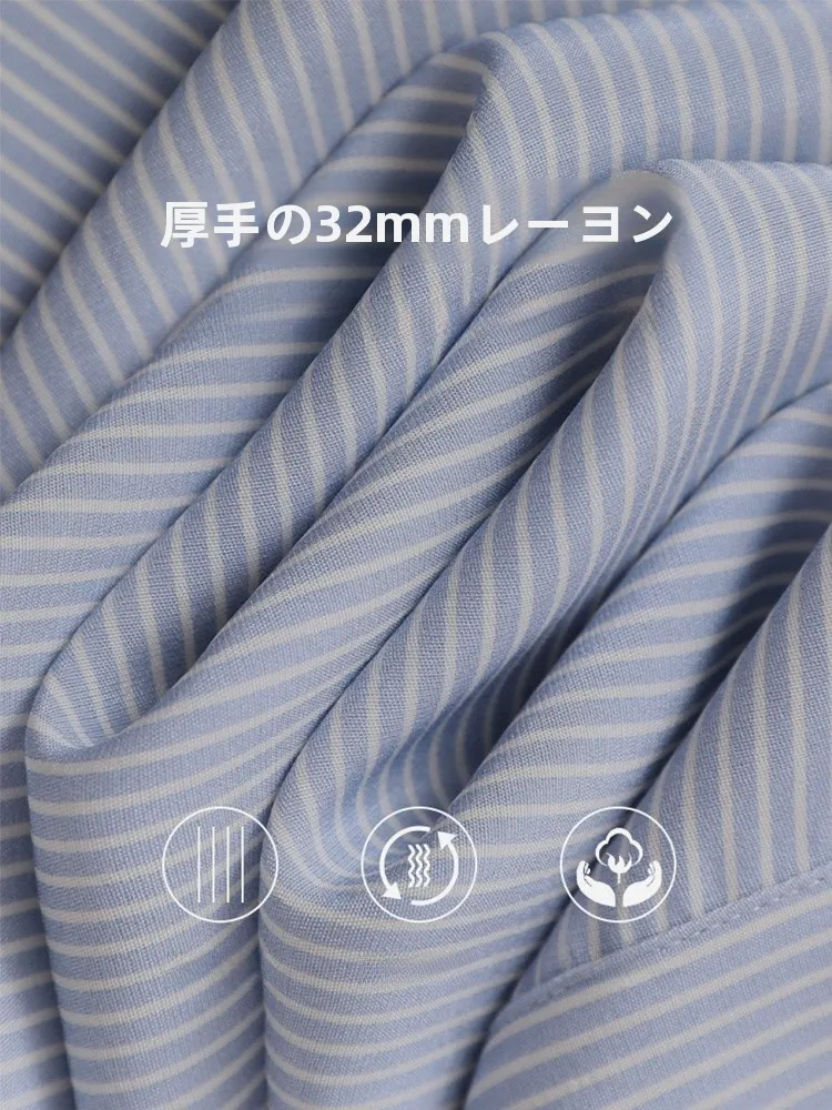 大人可愛い服 50代コーデ｜青と白ストライプシャツの実際の着こなしと選び方