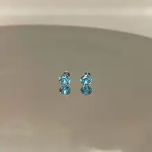 RINGRING クロスデザインのチタン製ピアス【爆光・平底・女性用】