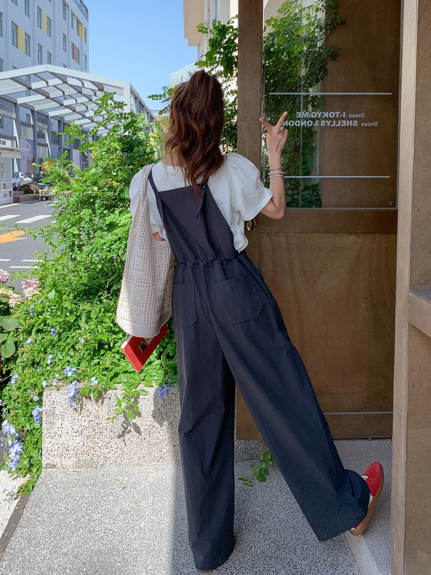 40代の女性が夏に着てみたい、サロペットの選び方ってどうする？