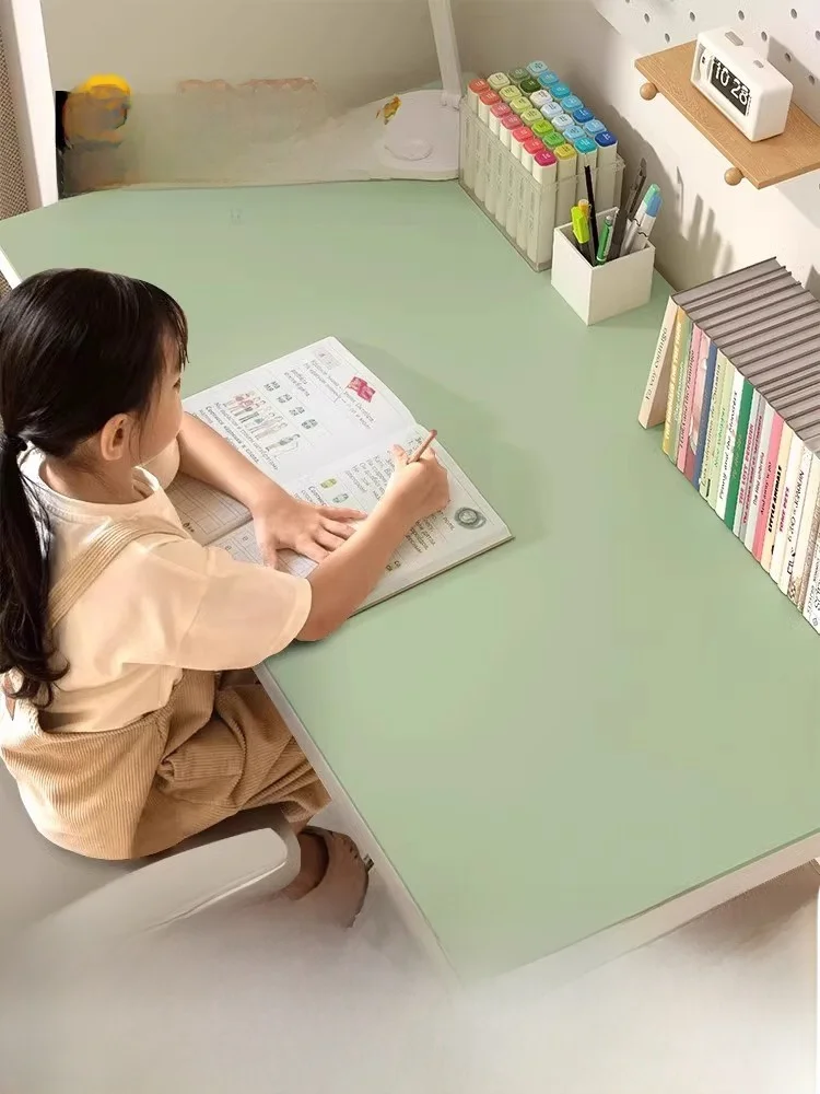 5歳の知育に役立つプレゼントは？目に優しいデスクマットがおすすめの理由