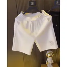 刺繍デザインのカジュアルショートパンツ【フィット・夏用・男性向け・立体感】