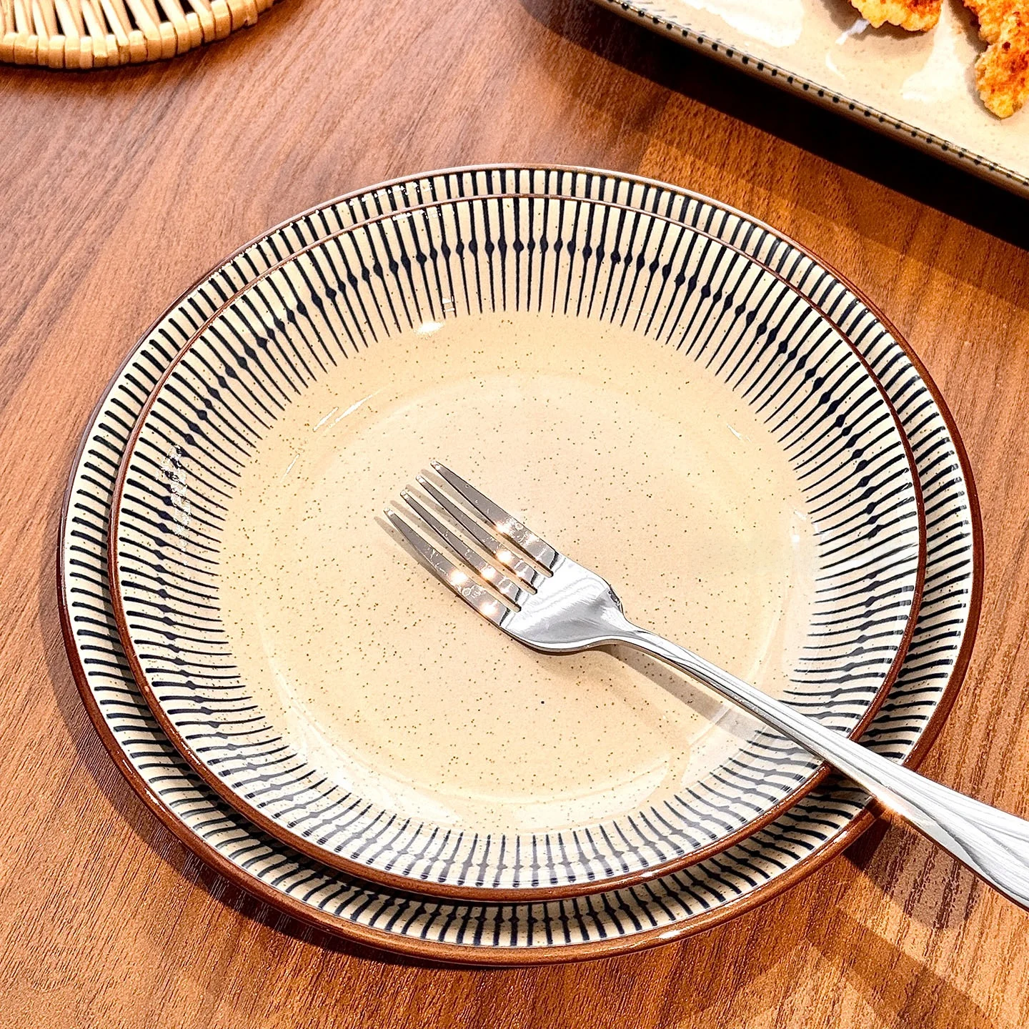 灰皿蓋付きは本当に必要なのか？日常の食卓に彩りをもたらす、和風陶器の深皿の選び方