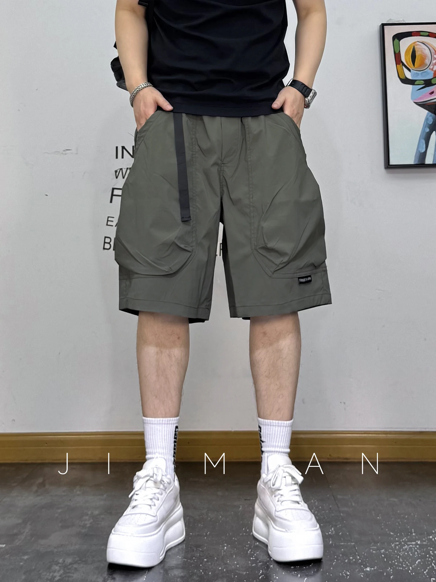 中学生私服男子 何を着る？工装風のクロップドパンツが通学に最適な理由とは