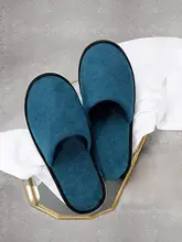 ゲスト用の使い捨てスリッパ、厚くて滑りにくい