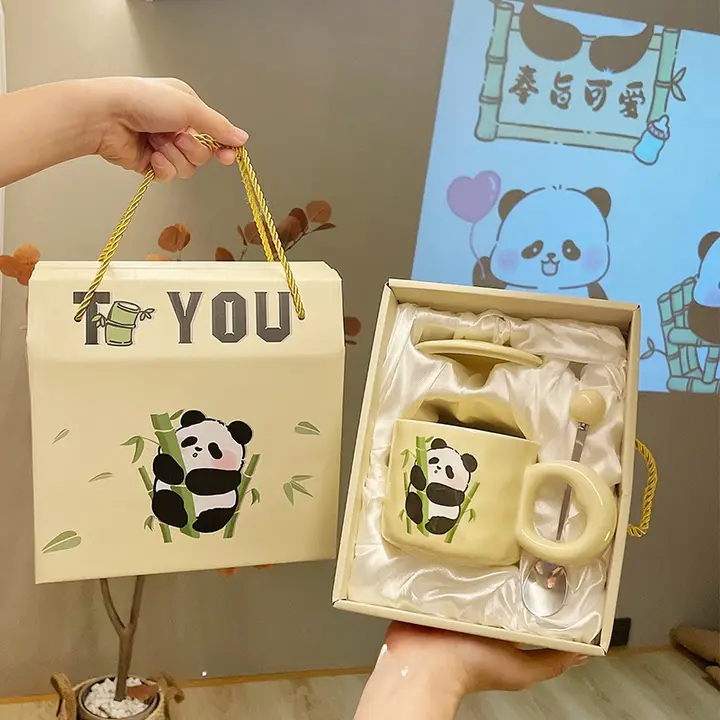 パンダデザインの陶器マグカップ【ギフトボックス入り・実用的】