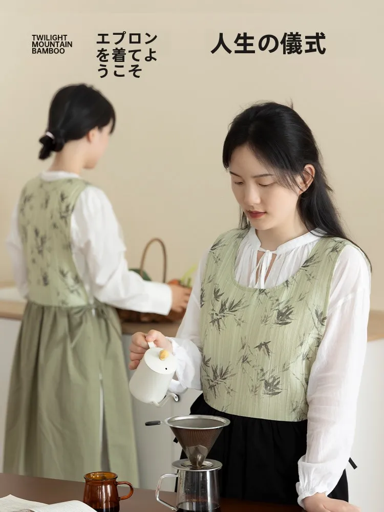 高級感あるデザイナースタイルエプロン：若者向け個性的デザインのカフェ・サービス用途に最適