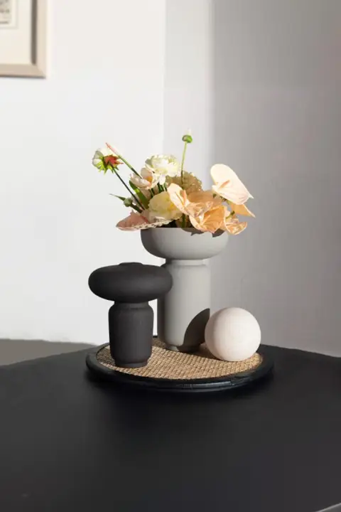 現代侘寂スタイル陶器フラワーベース【インテリア装飾・宿泊施設用】