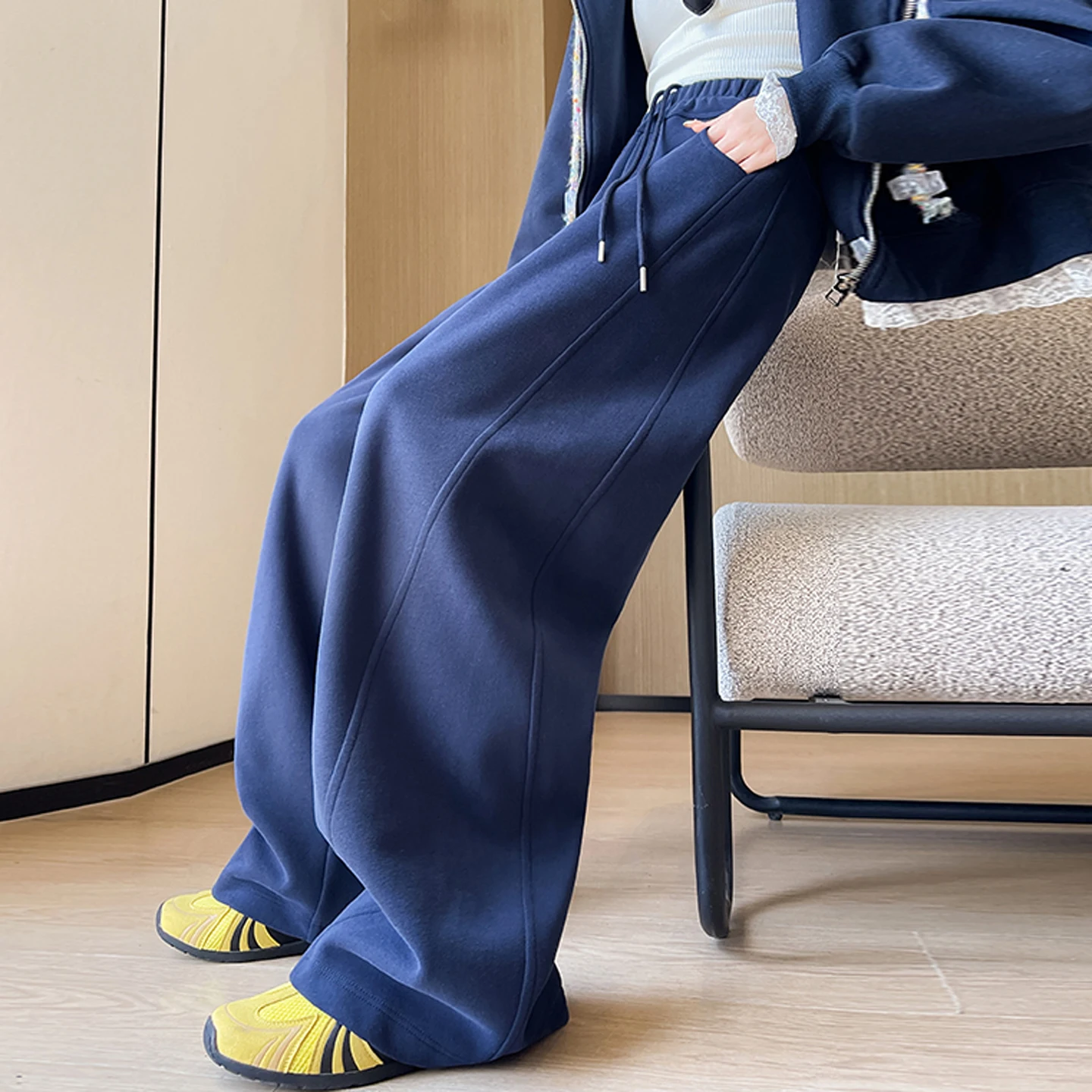 スポーツレギンスのコーデで悩んでいるなら、これひとつで解決できる？