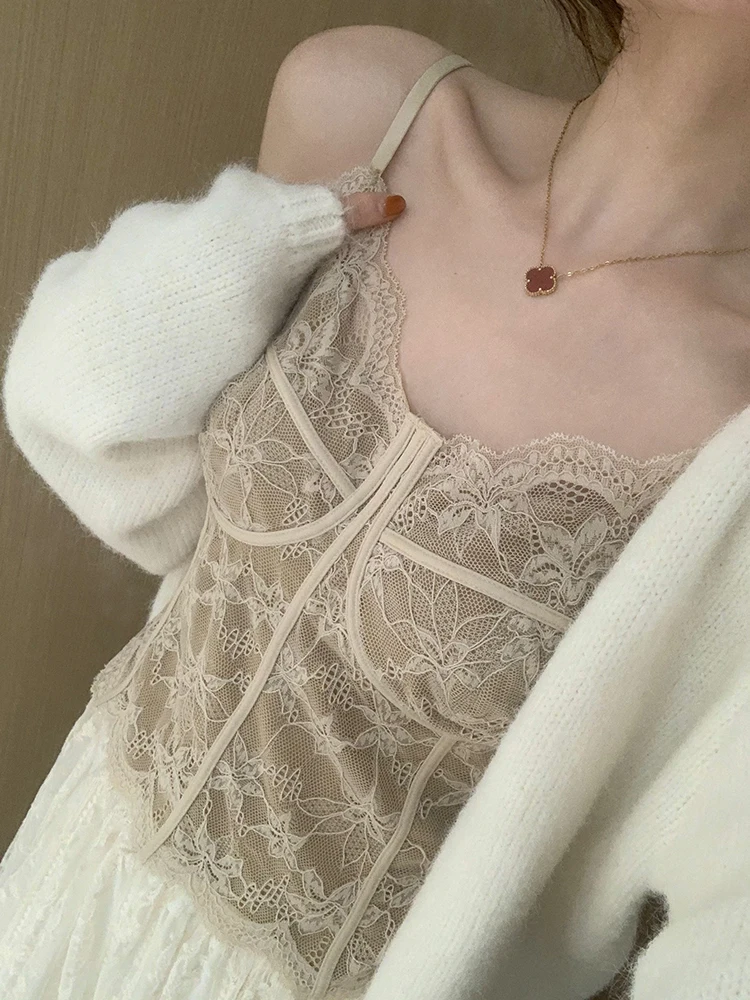 40代の服で悩むなら、内搭にぴったりなレーススリーブレストップはどこで買うべき？