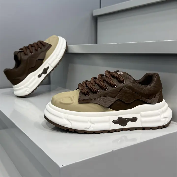 厚底デザインの本革メンズスニーカー【極上の柔らかさ・カジュアル・多用途】