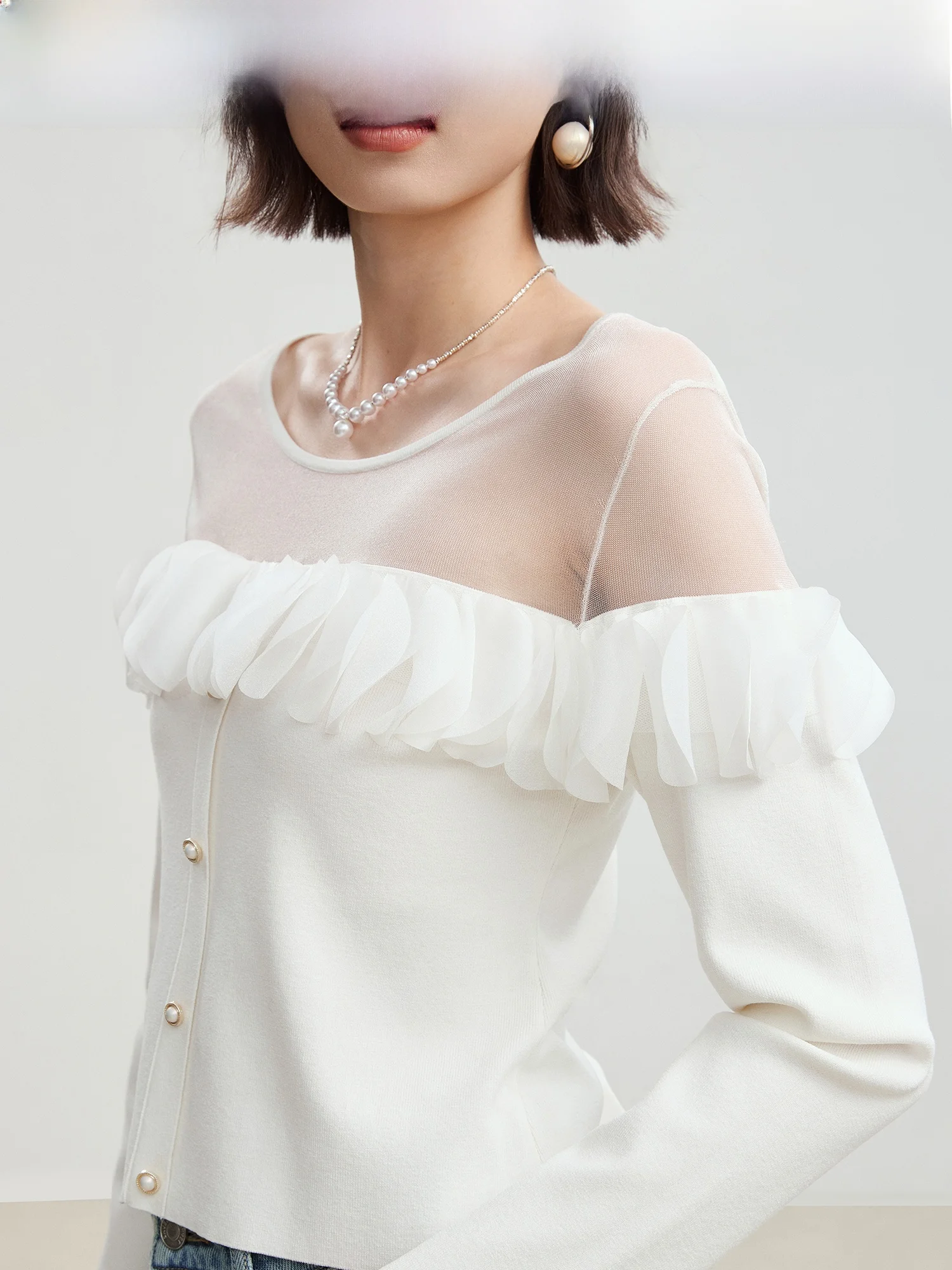 立体花弁デザインのニットトップス：小香風のカジュアルスタイルを実現