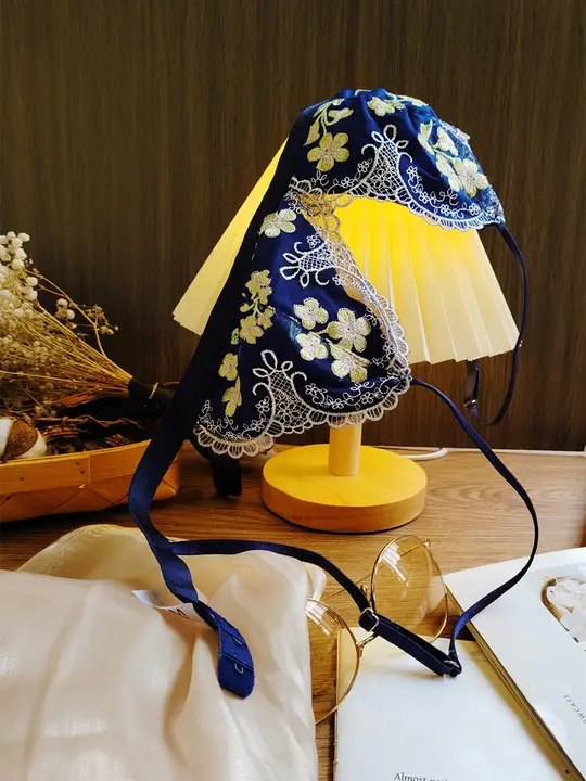 フランス風の極薄で快適なノーワイヤーセクシーサテン刺繍レース三角ブラジャー（セットアップ対応）