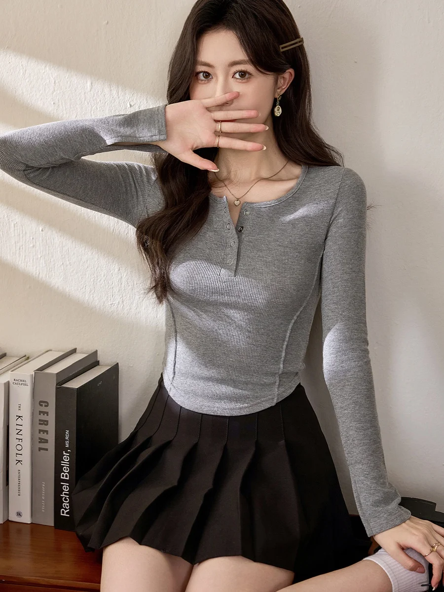 モード系Tシャツはどう選ぶ？立体デザインと通勤風のバランスが鍵になる