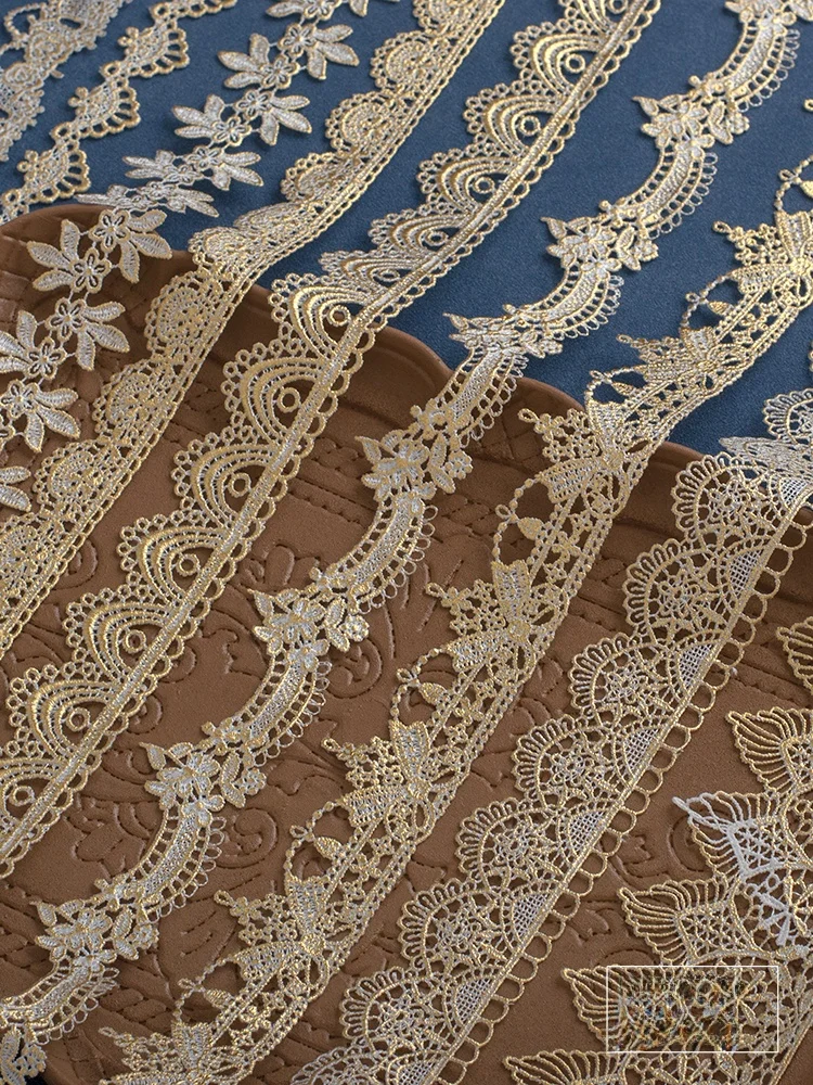 ポリエステル刺繍 白地金箔水溶花辺素材はDIYハンドメイドでどのような用途に適するのか