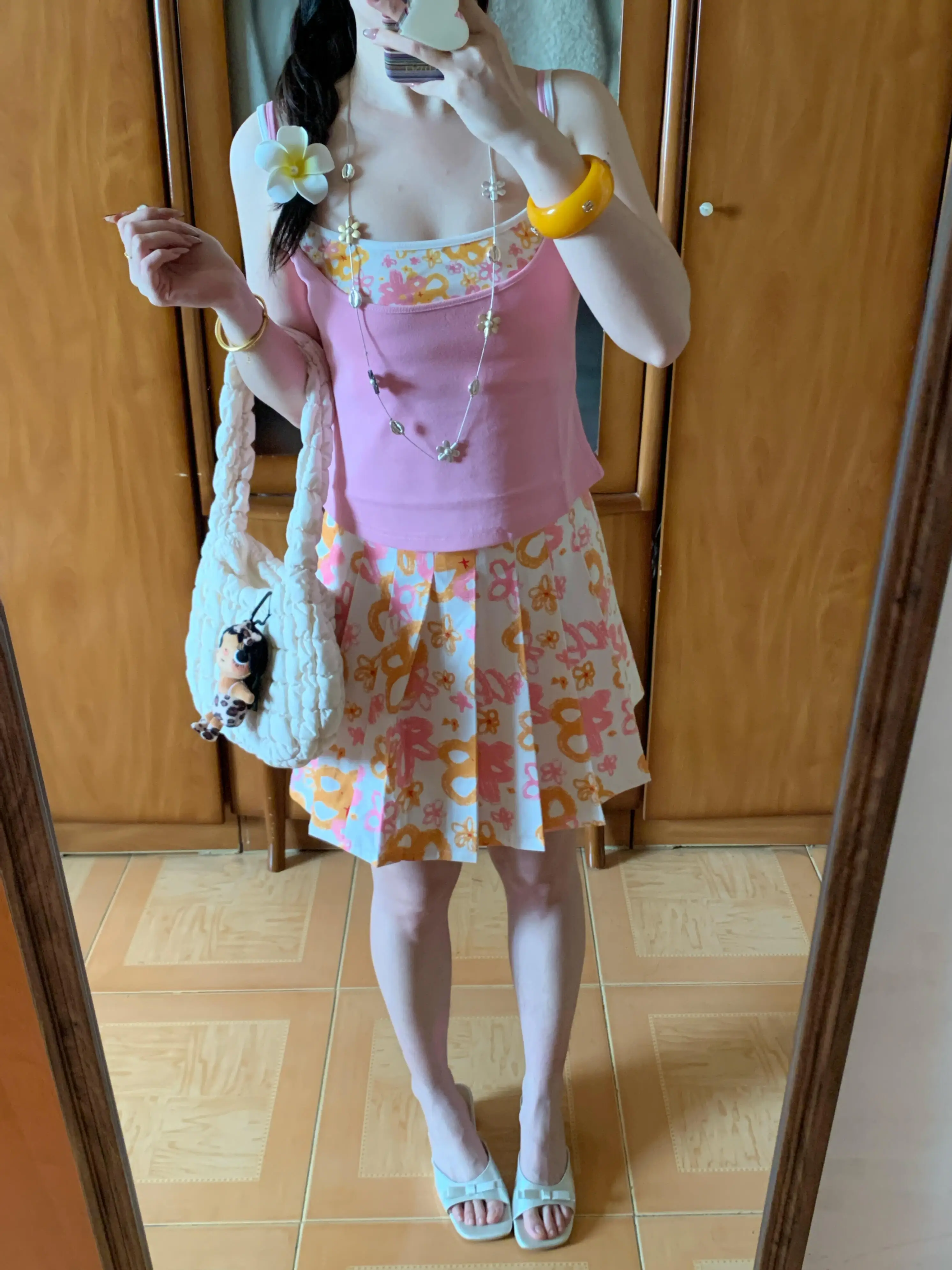 中学生女子が夏に選ぶべき小花柄スカートは？リアルな使い勝手とコーデの秘密を解説