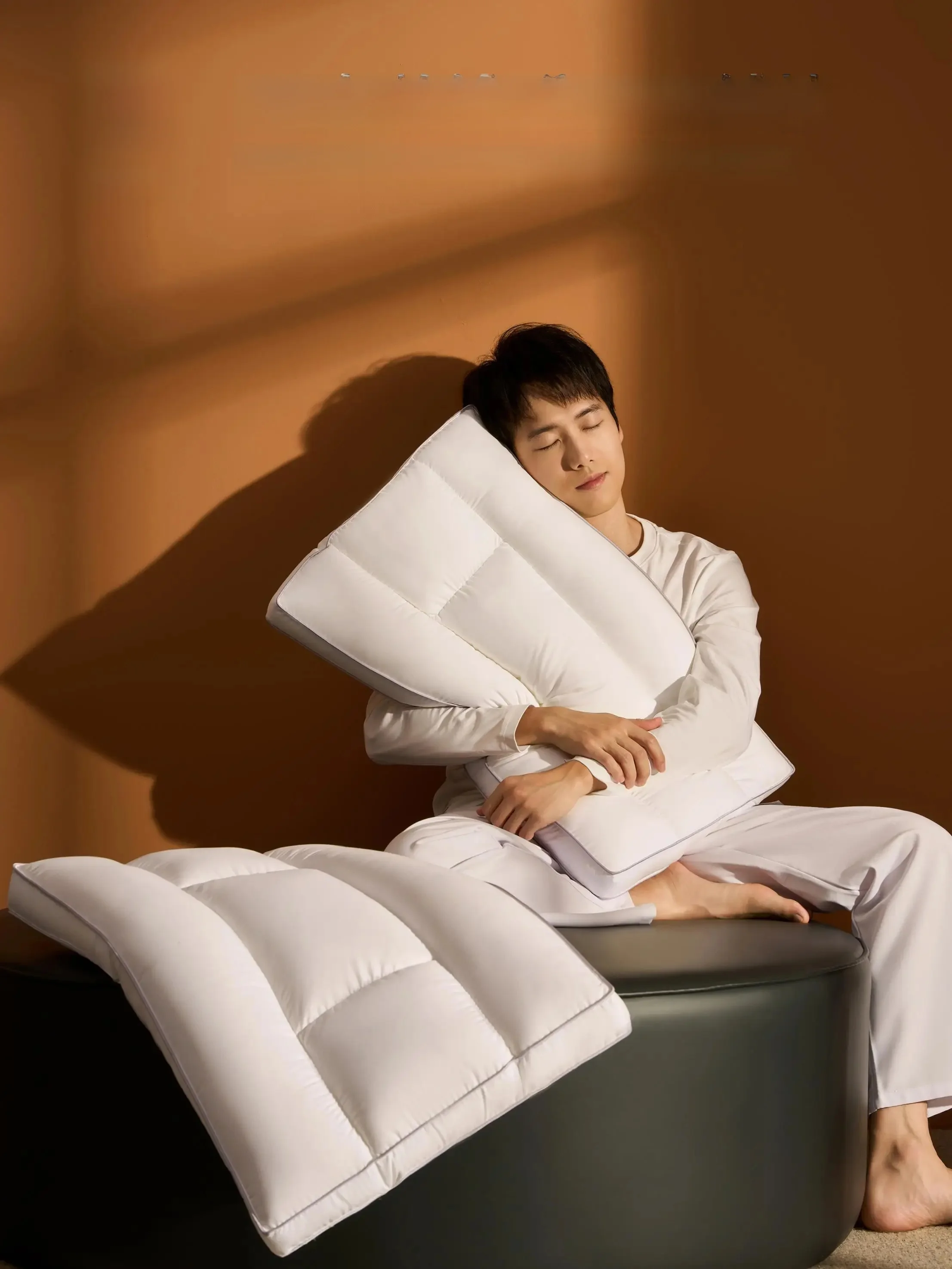 羽根枕とは？おすすめ4選で、快適な睡眠と日常の質を高める方法