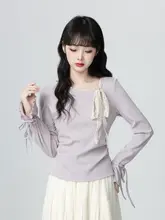 斜め襟デザインの長袖Tシャツ【紫・リボン付き・ウエストシェイプ・秋用】