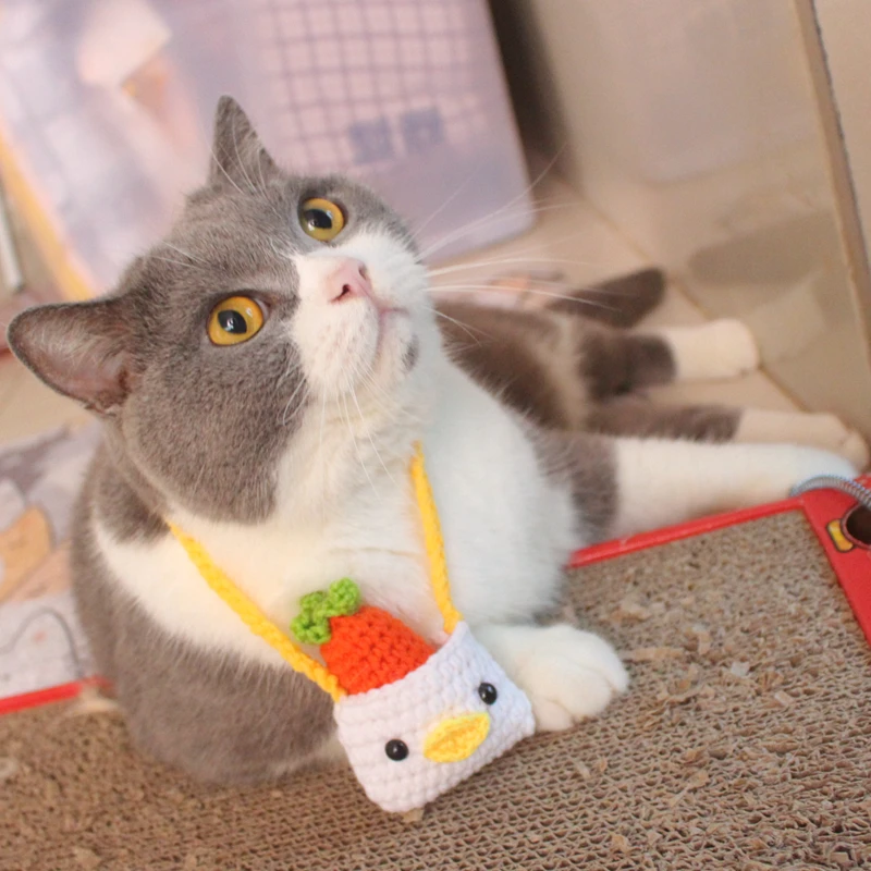 猫のアクセサリーで心を癒すには？かわいいキャロットチキンネックバッグの選び方と使い方