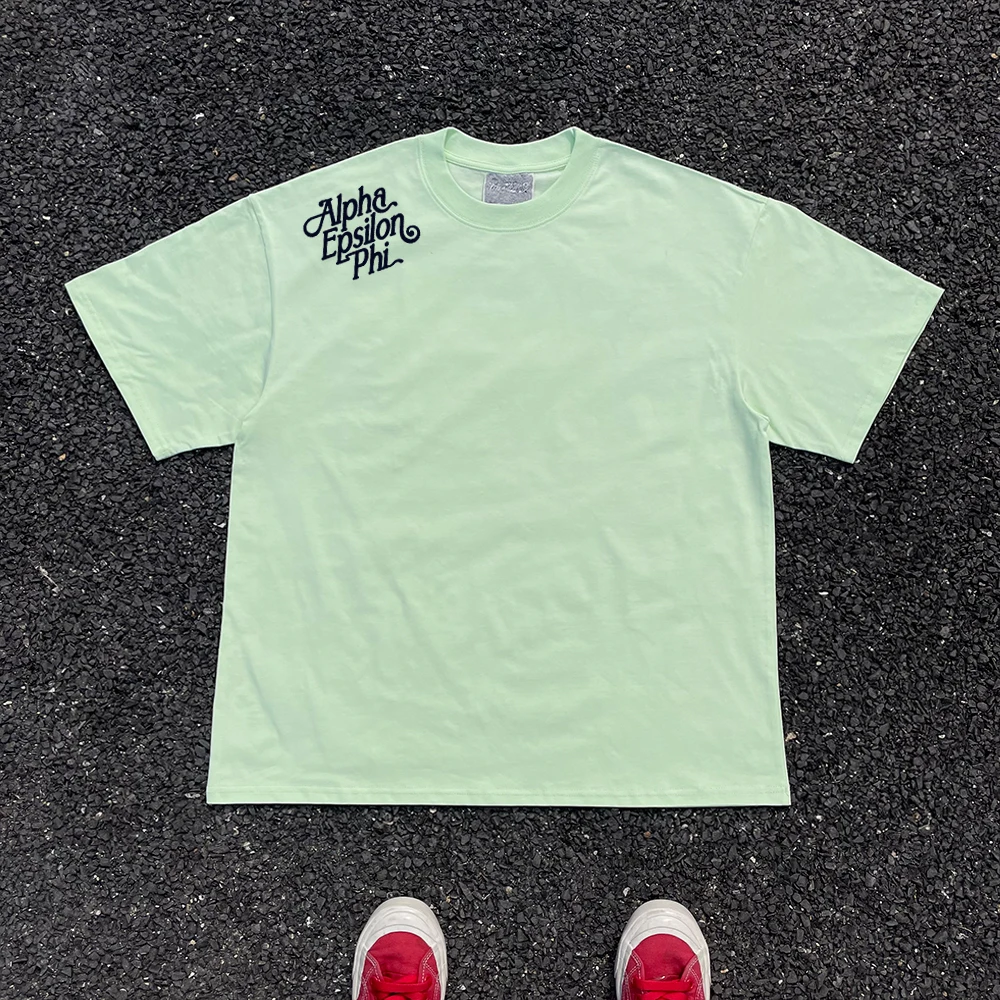 UVカットシャツは日焼け予防に効果的？肩に英文デザインのオーバーサイズTシャツが実際の紫外線対策でどうなるか