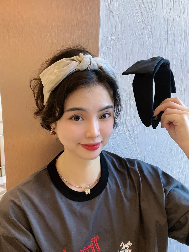 ショートヘアに合うヘアバンドの選び方：厳選5選と実際の使い方