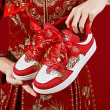 華やかな赤のウェディングシューズ【厚底・快適・デザイン性に優れたレディース用】（セットアップ対応）