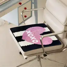 愛らしいハートデザインの防滑クッション【家庭用・オフィス用・通年使用】