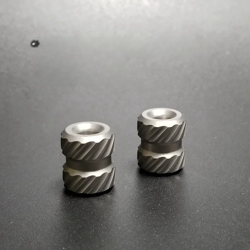 EDCツールとEDCポーチのバランスを取るには？ローマ柱キーホルダーが教えてくれたこと