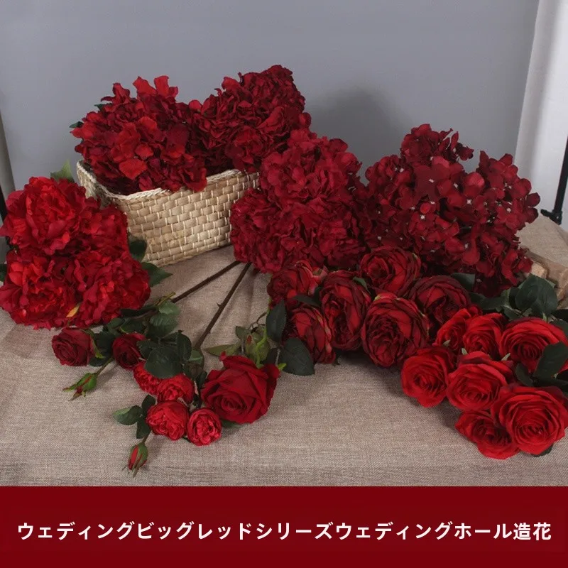 結婚祝いに贈る高級感と温かみを兼ね備えた「大紅色のアートフラワー」は、どう選ぶ？