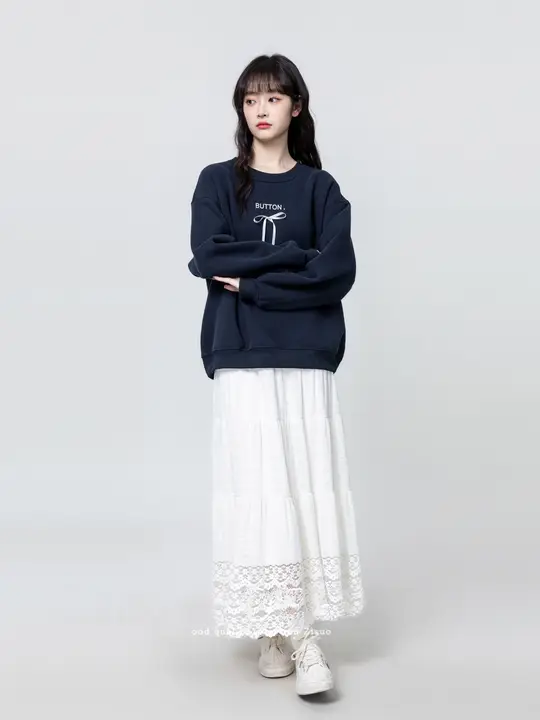 デザインリボン付きラウンドネックスウェットシャツ【学生向け・ゆったりしたフィット・春秋用】