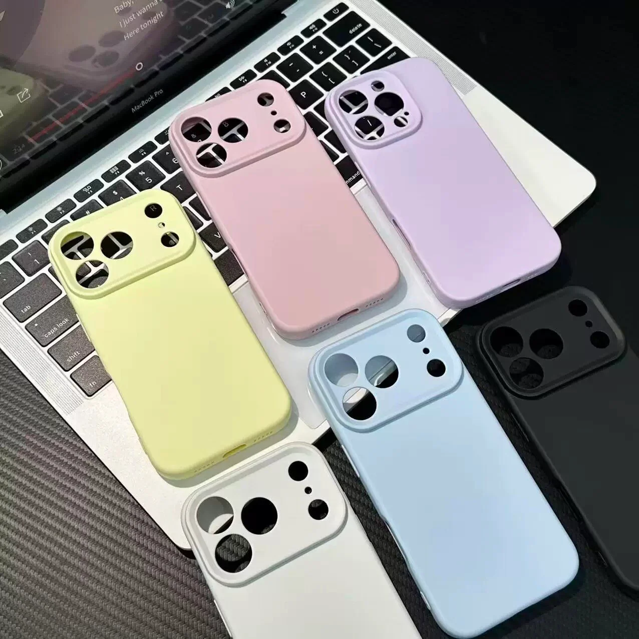 シリコンスマホケースは本当に通気性が良いの？iPhone 15でも安心できるシンプルなマットケースの選び方