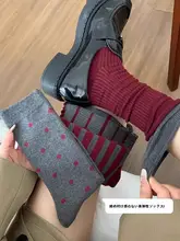 グレー系深灰+ワインレッドのドット柄でアクセント！夏向けレトロ風ソフトな質感のコーデ（セットアップ対応）