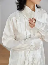 新中式デザインの百褶衿ボタンシャツ【サテン風・ダークスタイル】