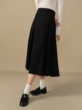 流れるシルエットの大きいサイズ女性用プリーツスカート【冬用・ミディ丈・極上の柔らかさ】