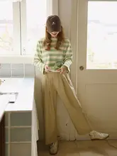 緑のラウンドネック短丈長袖ストライプTシャツ【春の甘めカジュアル・レディース】（セットアップ対応）