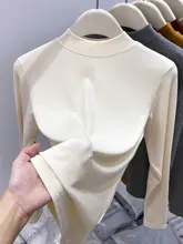 サビ紅色のハイネック長袖トップス【シンプルでおしゃれなデザイン・春秋向け】