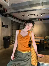 夏用ノースリーブトップス【女性用・オレンジ・タイトフィット・ツイストデザイン】