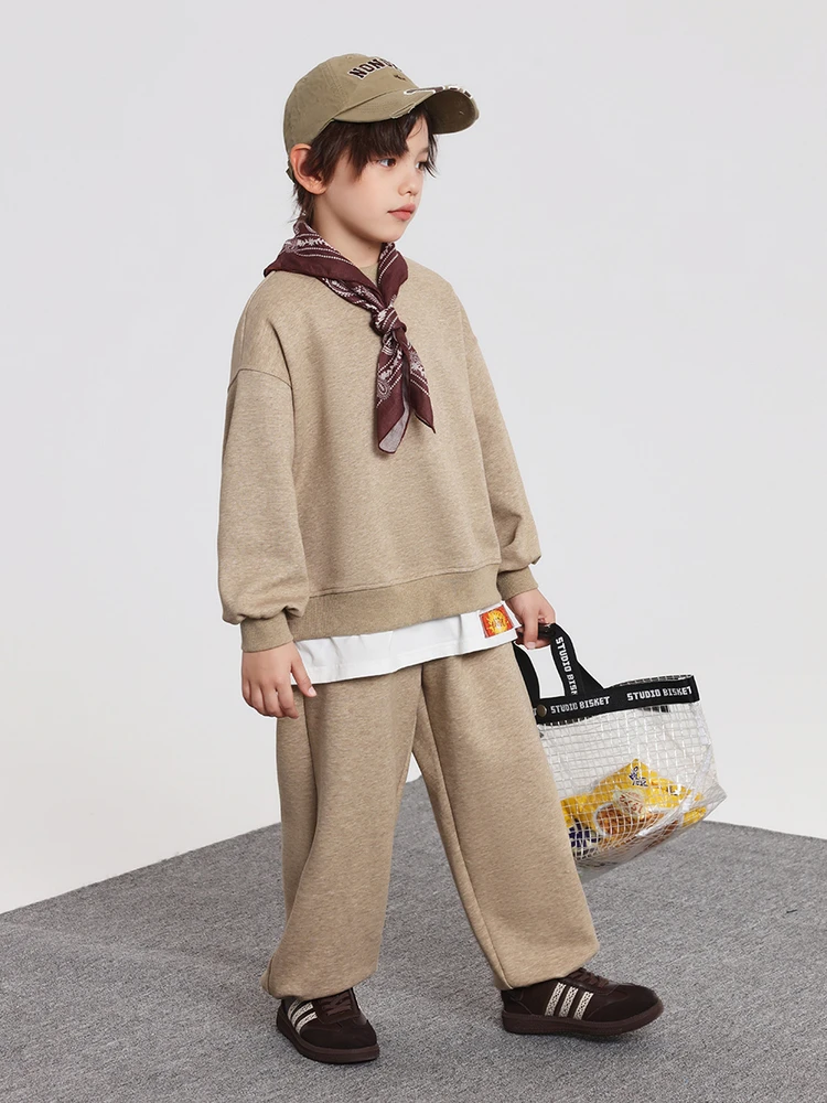 13度秋の中学生男子コーデに最適なカジュアルセットアップ【パッチワークデザイン】