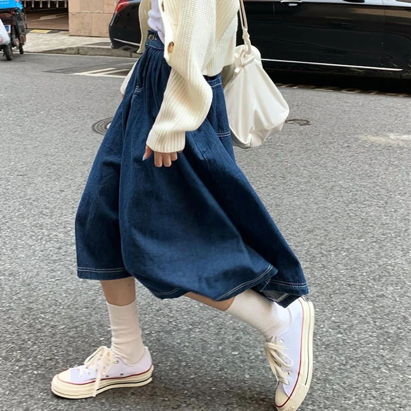 プリーツスカート コーデ 完全ガイド｜デニムスカートの実際の使い方とトップスの組み合わせ